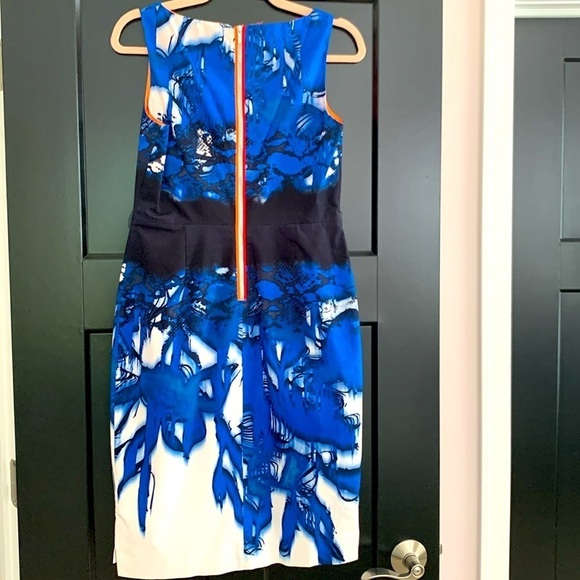 Tahari Sleeveless Blue Abstract Sheath Dress w/ Tie. Colorful Zipper. Size 4 - Picture 4 of 12